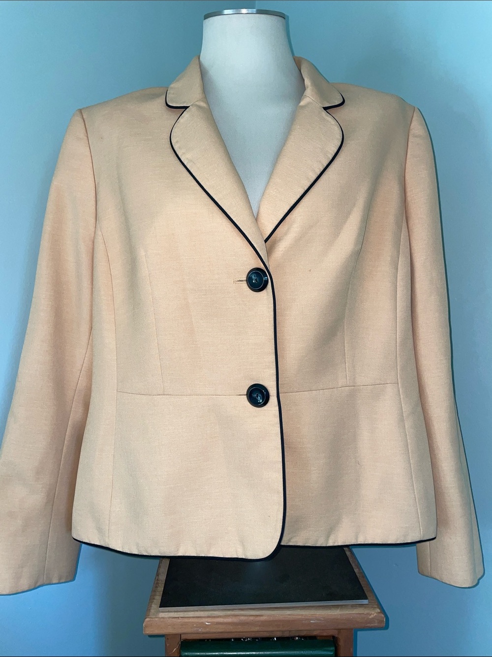 Evan Picone Black Label Mustard Blazer Black Piping Size 18